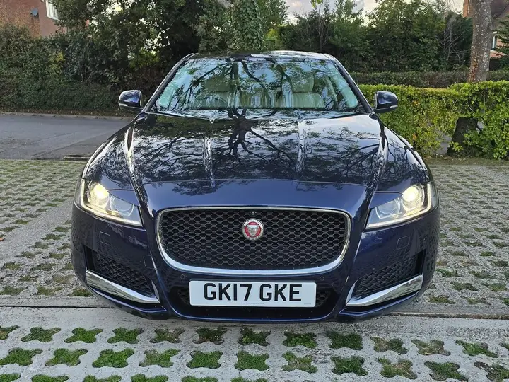 Jaguar Xf 2017 photo 2