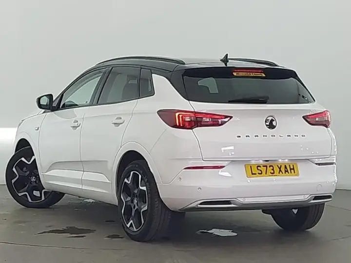 Vauxhall Grandland 2023 photo 2