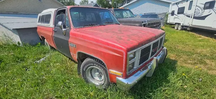 GMC Sierra 1500 1985 photo 2