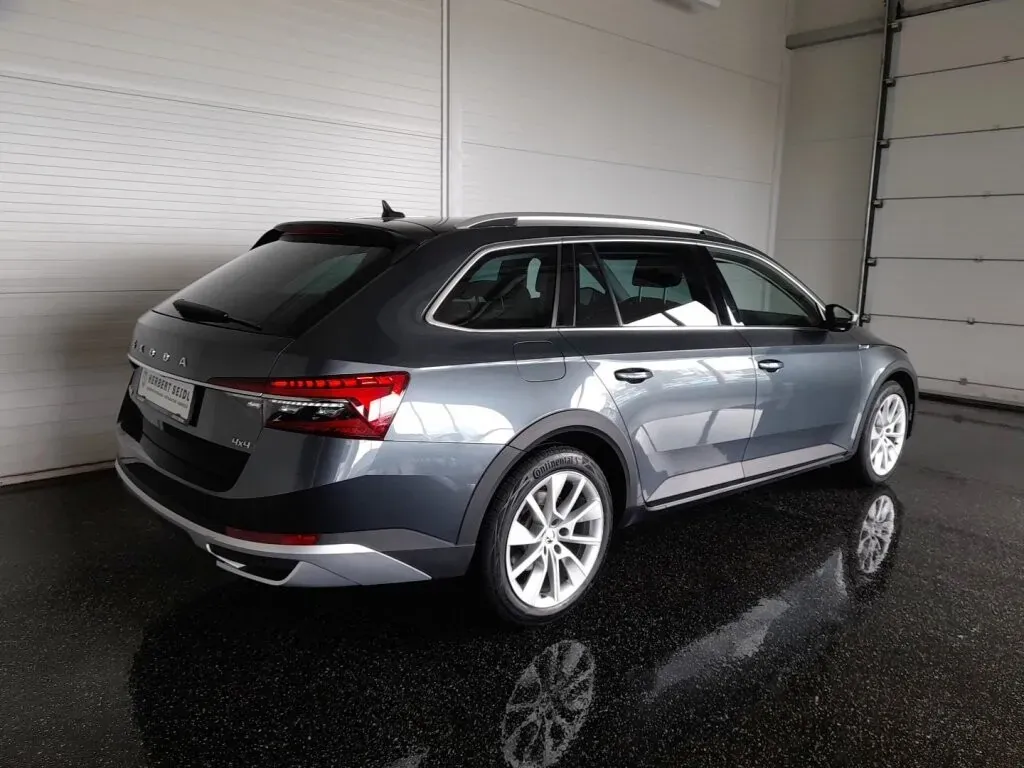 Skoda Superb 2022 photo 2