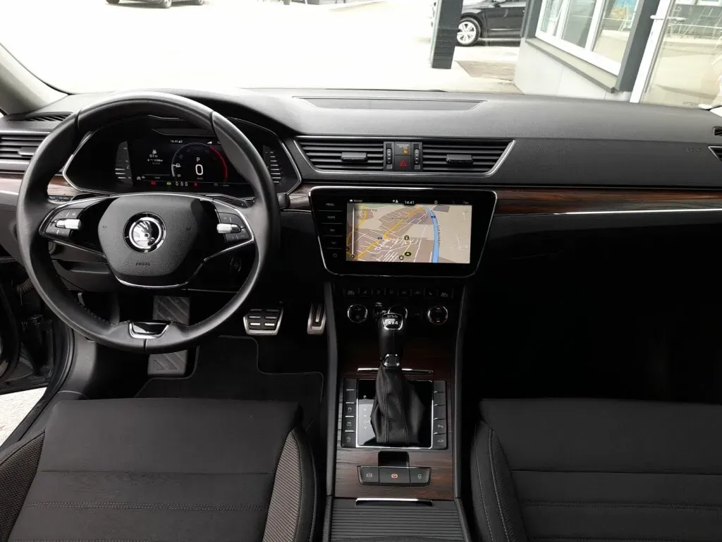 Skoda Superb 2022 photo 3
