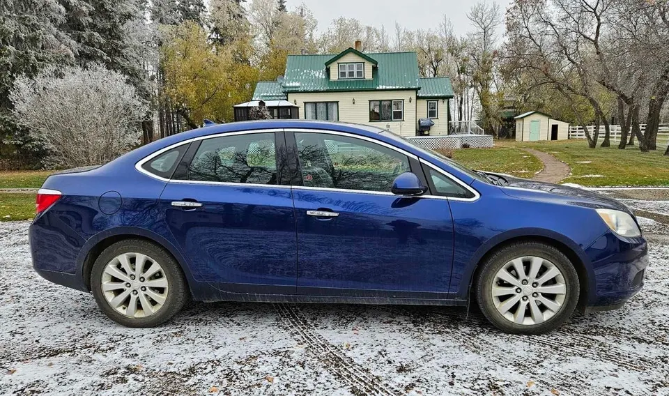 Buick Verano 2013 photo 3