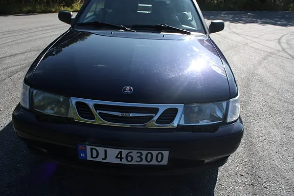 Saab 9-3 1999 photo 2