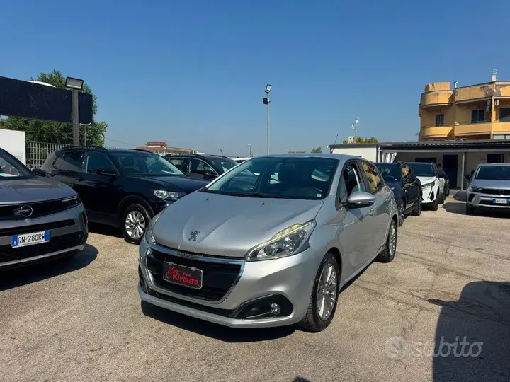 Peugeot 208 2015 photo 2