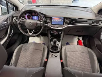 Opel Astra 2019 photo 2