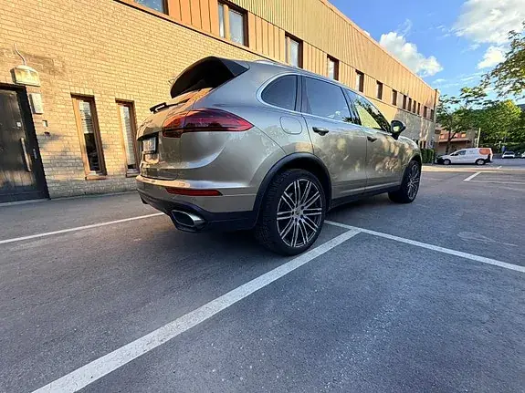 Porsche Cayenne 2015 photo 3