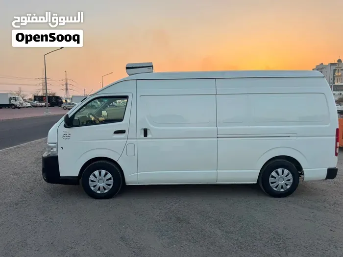 Toyota Hiace 2016 photo 5