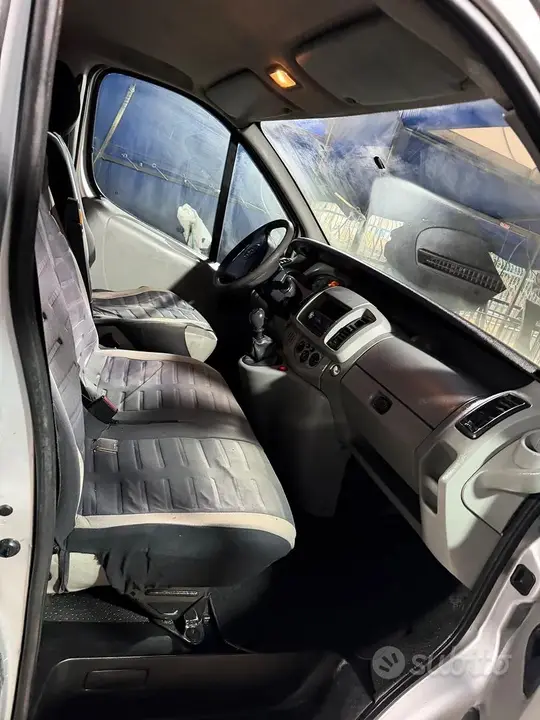 Opel Vivaro 2006 photo 3
