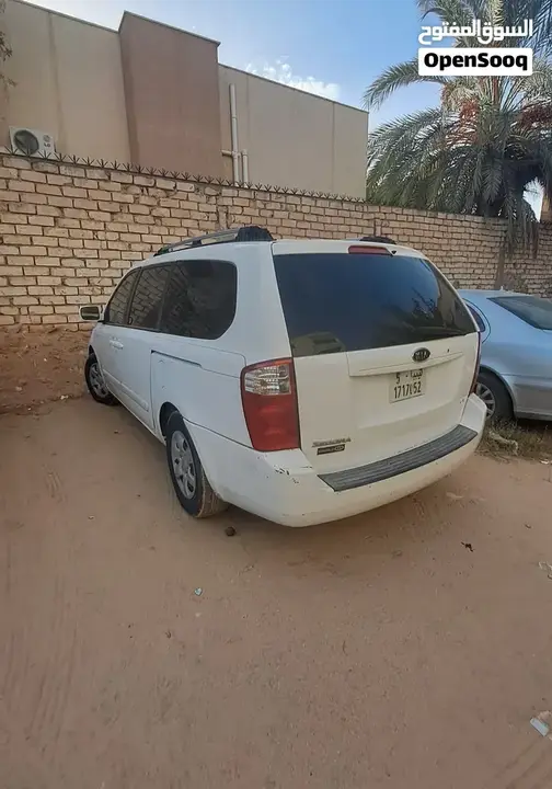 Kia Sedona 2009 photo 4