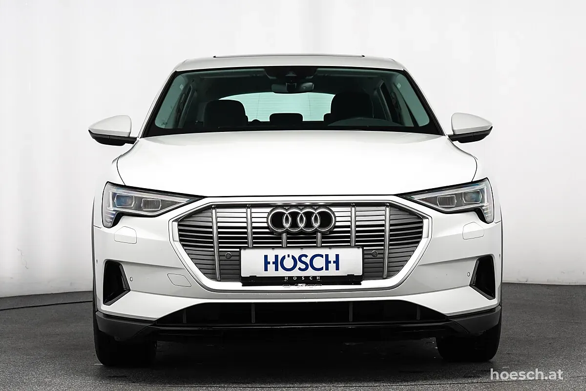 Audi E-Tron 2022 photo 2