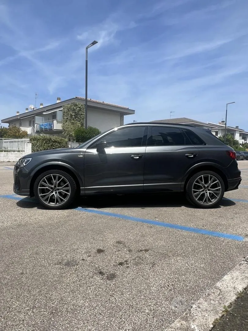Audi Q3 2021 photo 2