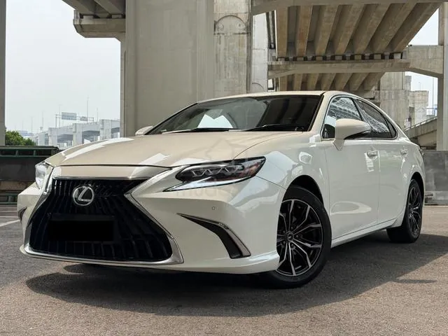 Lexus Es250