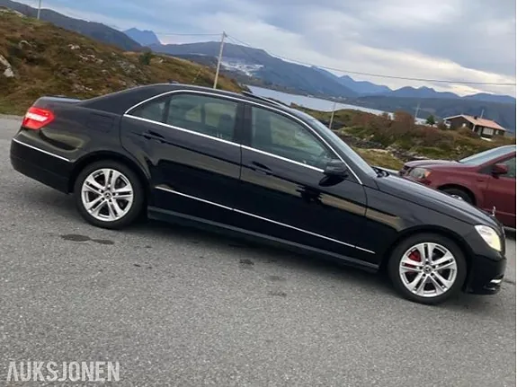 Mercedes-Benz E-Class 2013 photo 4