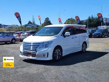Nissan Elgrand 2015 photo 4