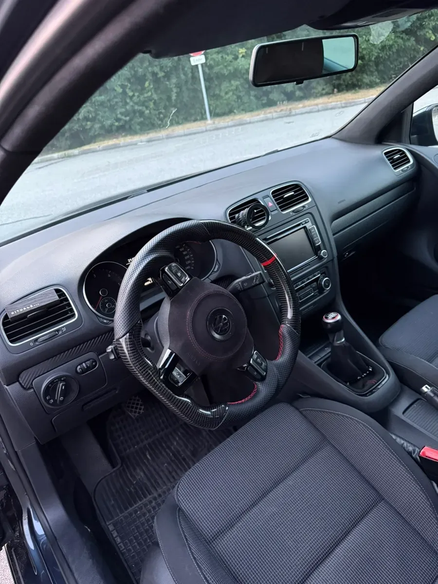 Volkswagen Golf 2010 photo 3