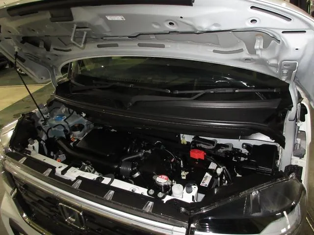 Honda N-Box Custom 2025 photo 4