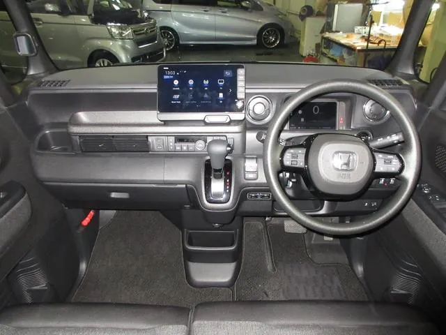 Honda N-Box Custom 2025 photo 3