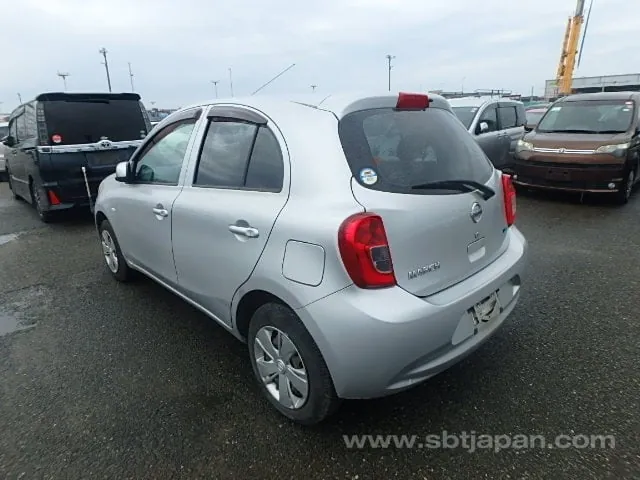 Nissan March 2014 photo 3