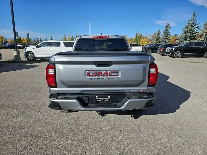 GMC Canyon 2024 photo 3