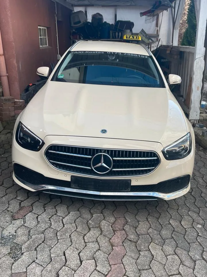 Mercedes-Benz E220