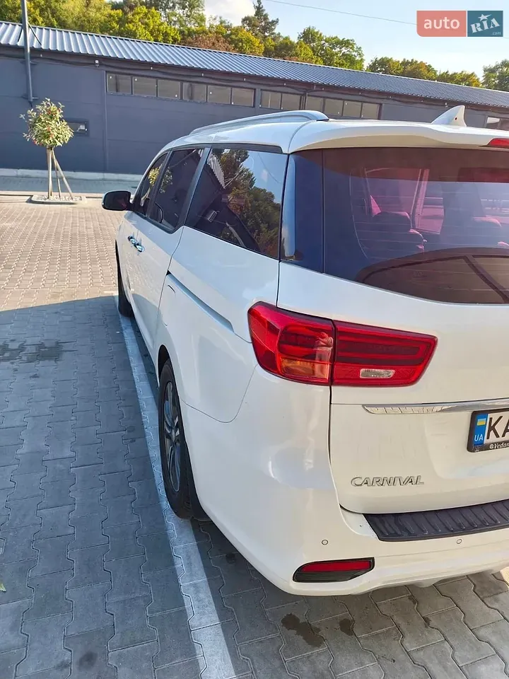 Kia Carnival 2018 photo 5