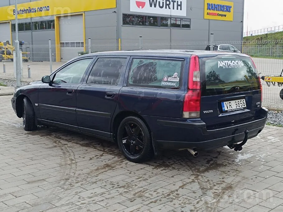 Volvo V70 2004 photo 2