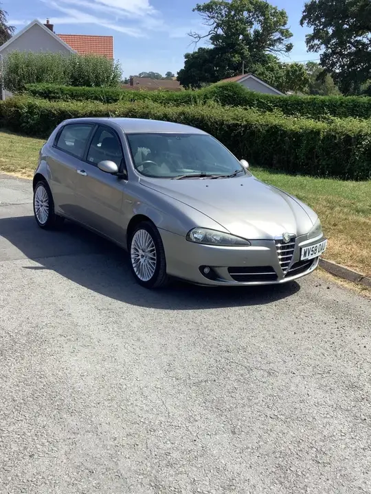 Alfa Romeo 147 2008 photo 2