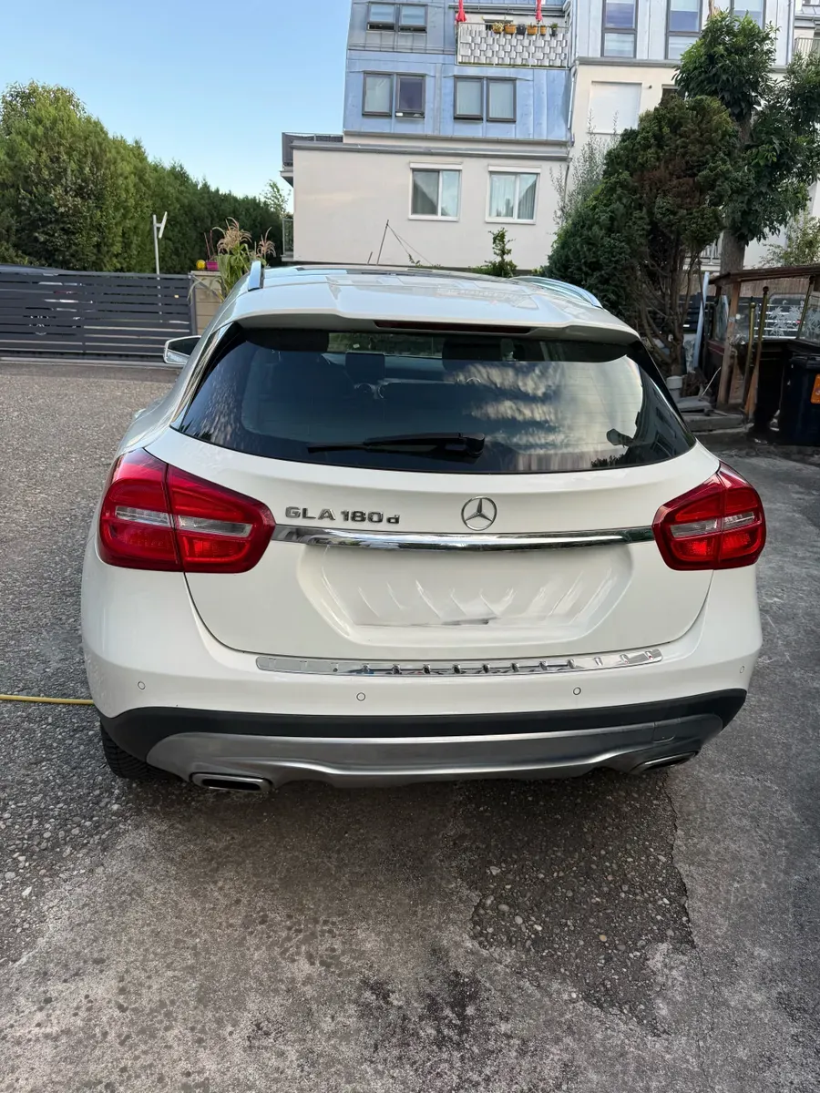 Mercedes-Benz Gla Class 2016 photo 2