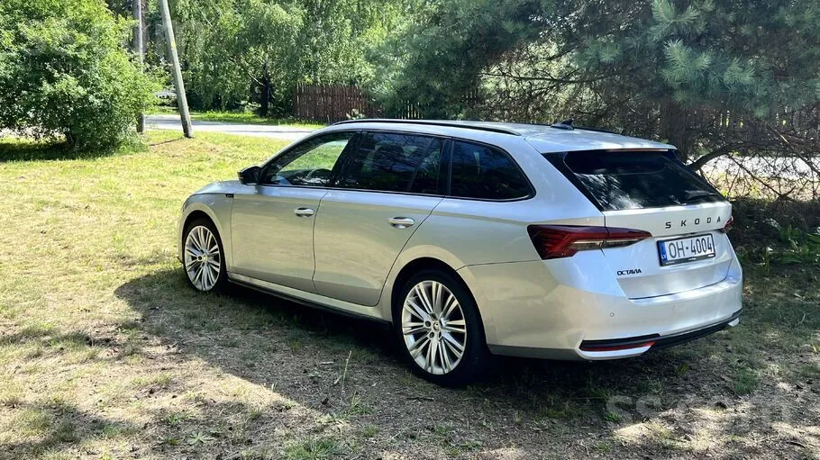 Skoda Octavia 2024 photo 3