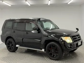 Mitsubishi Pajero 2014 photo 2