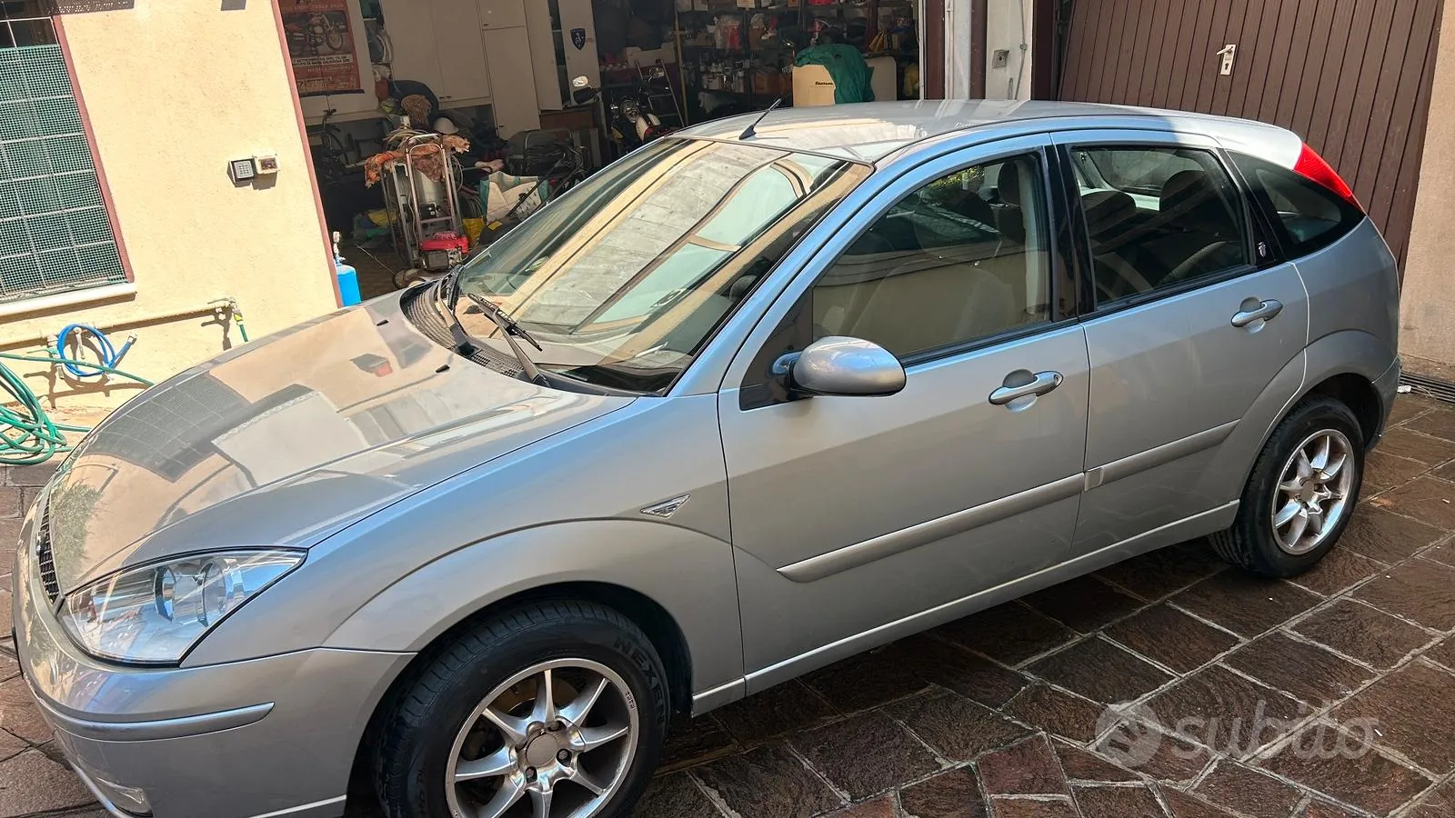 Ford Focus 2004 photo 2