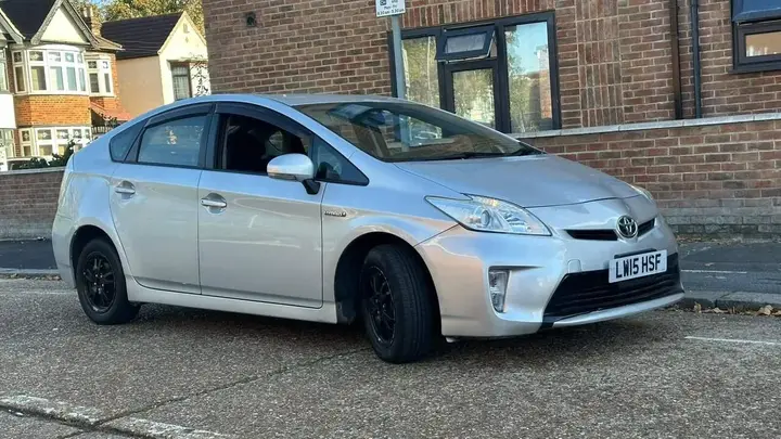Toyota Prius 2022 photo 3
