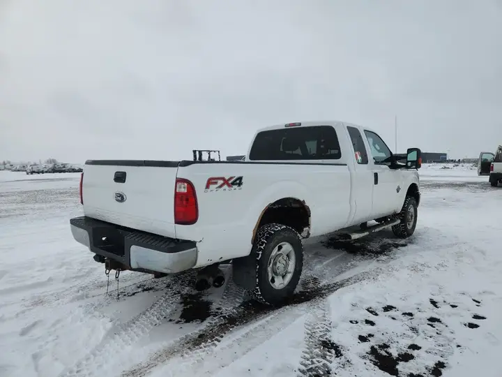 Ford F-350 Super Duty 2012 photo 4