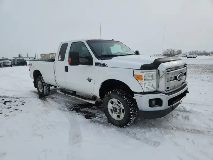 Ford F-350 Super Duty 2012 photo 2