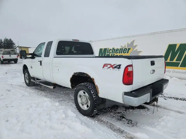 Ford F-350 Super Duty 2012 photo 3