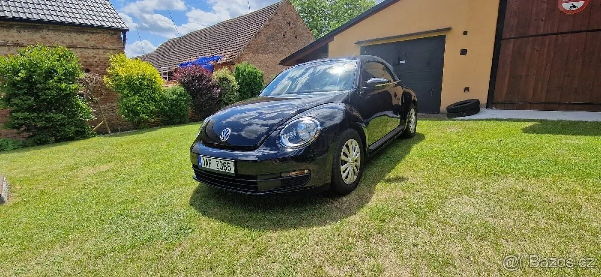 Volkswagen Beetle 2016 photo 2