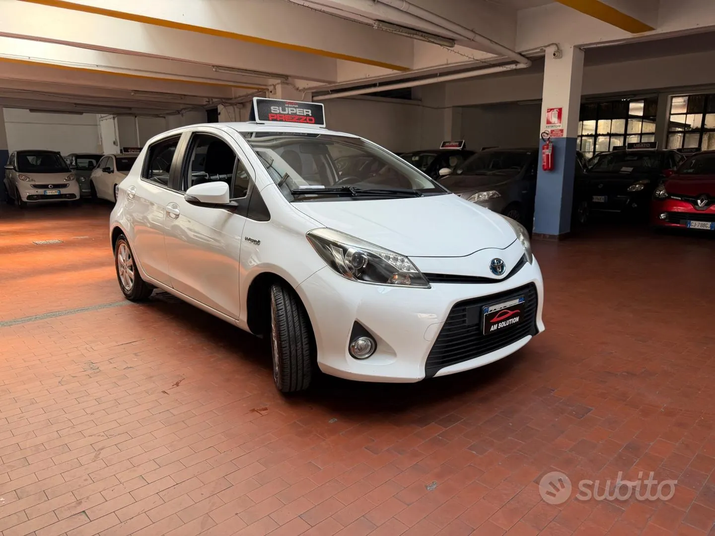 Toyota Yaris 2013 photo 2