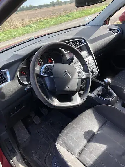 Citroen C4 2012 photo 4