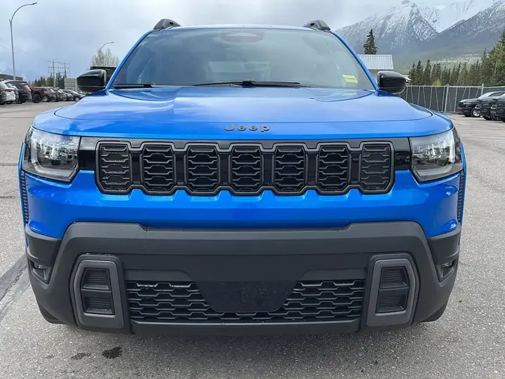 Jeep Cherokee 2026 photo 2