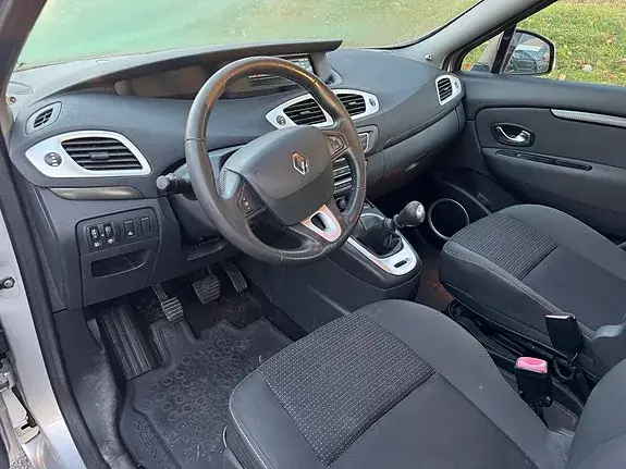 Renault Scenic Iii 2011 photo 4
