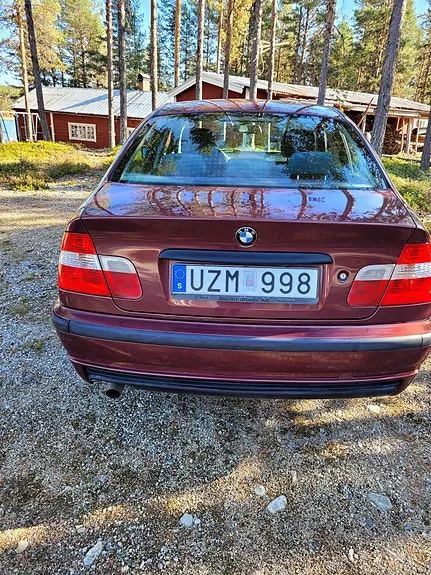 BMW 318I 2004 photo 2