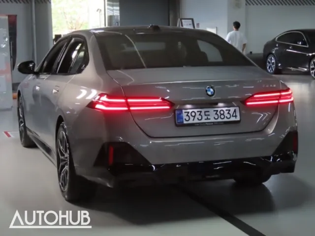BMW 5 Series 2025 photo 4