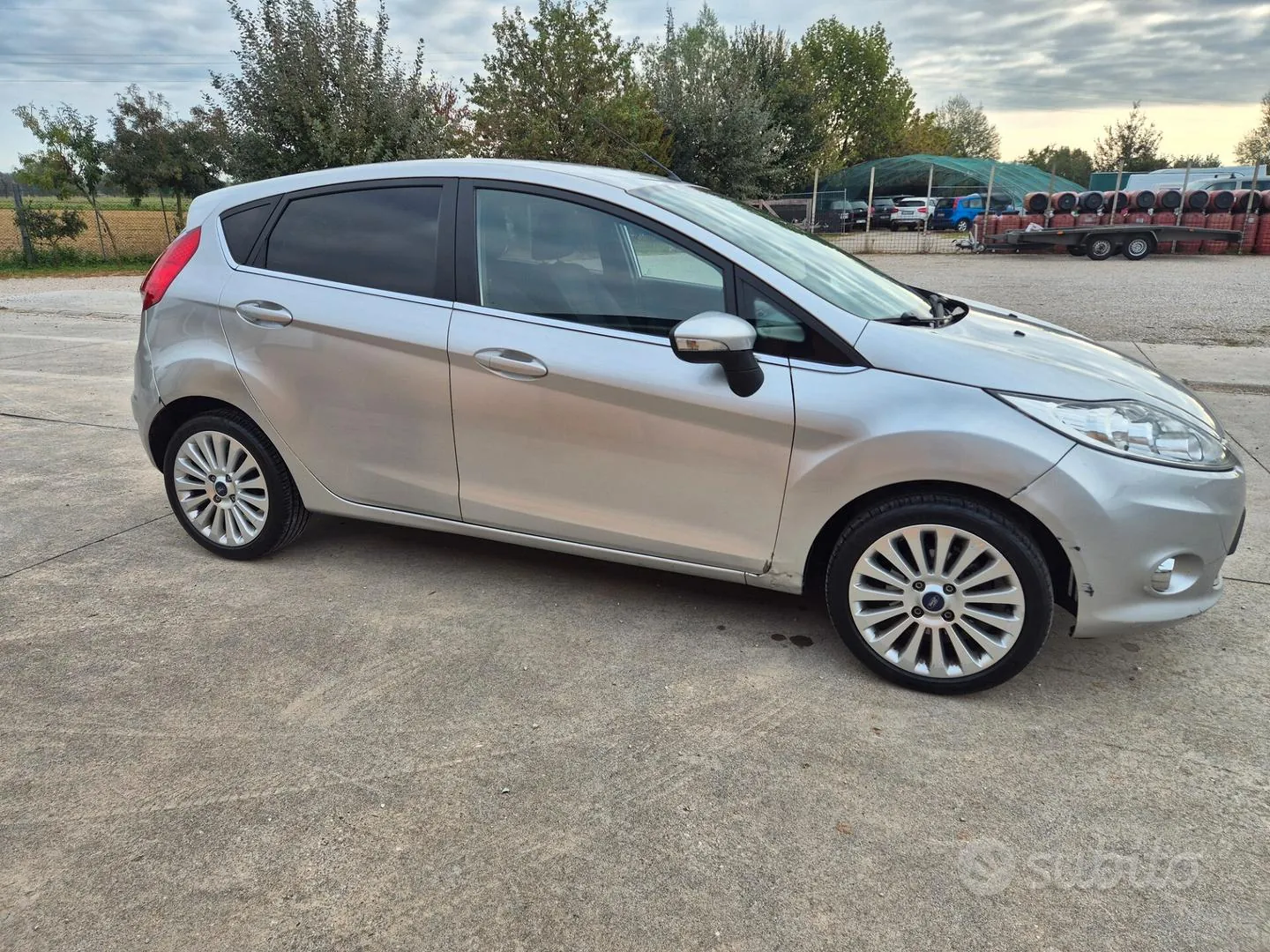 Ford Fiesta 2009 photo 4
