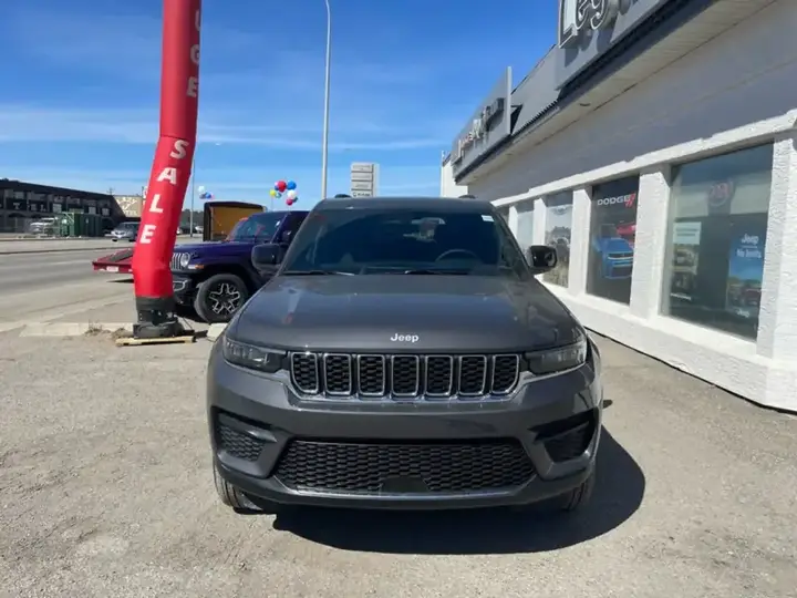 Jeep Grand Cherokee 2026 photo 4