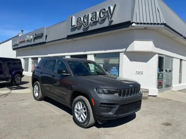 Jeep Grand Cherokee 2026 photo 2
