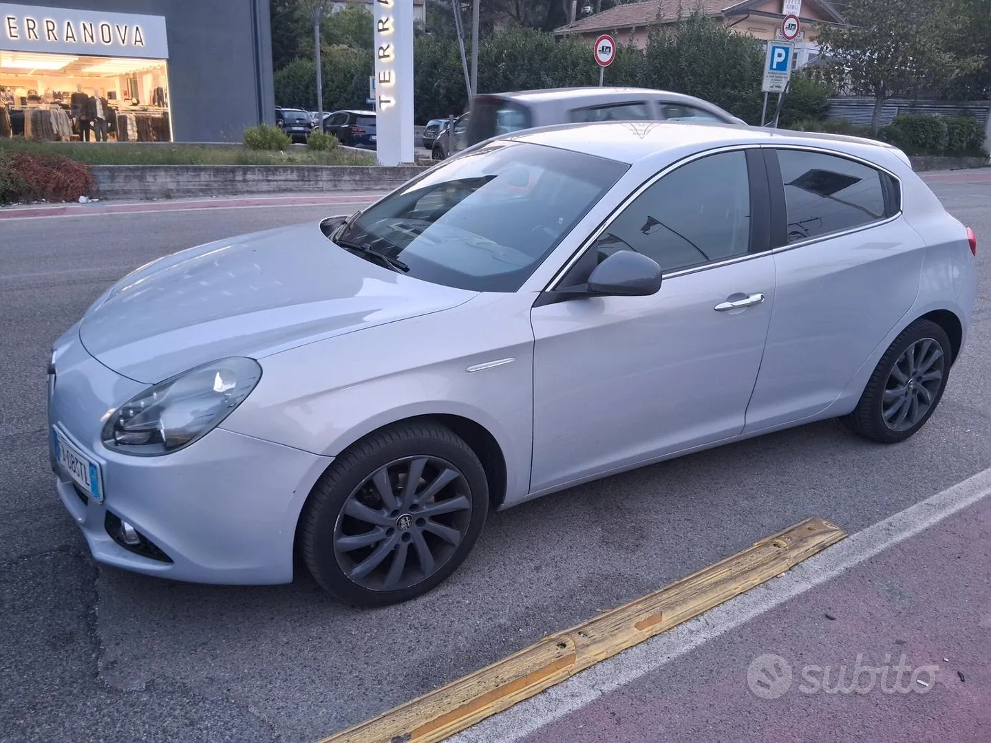 Alfa Romeo Giulietta 2015 photo 2