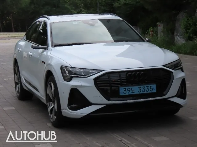 Audi E-Tron 2021 photo 2