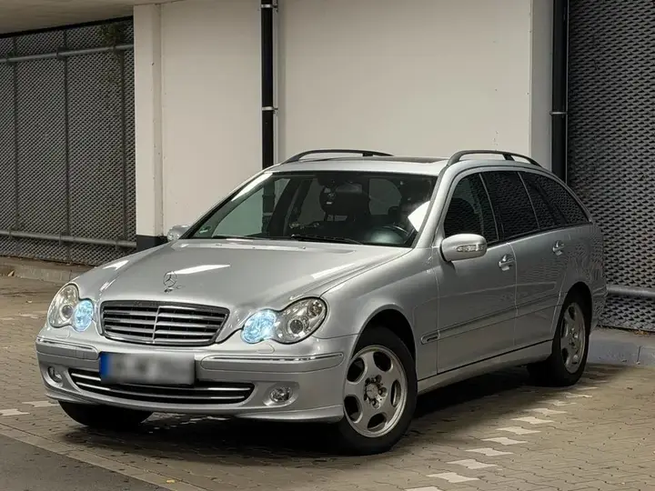 Mercedes-Benz C200
