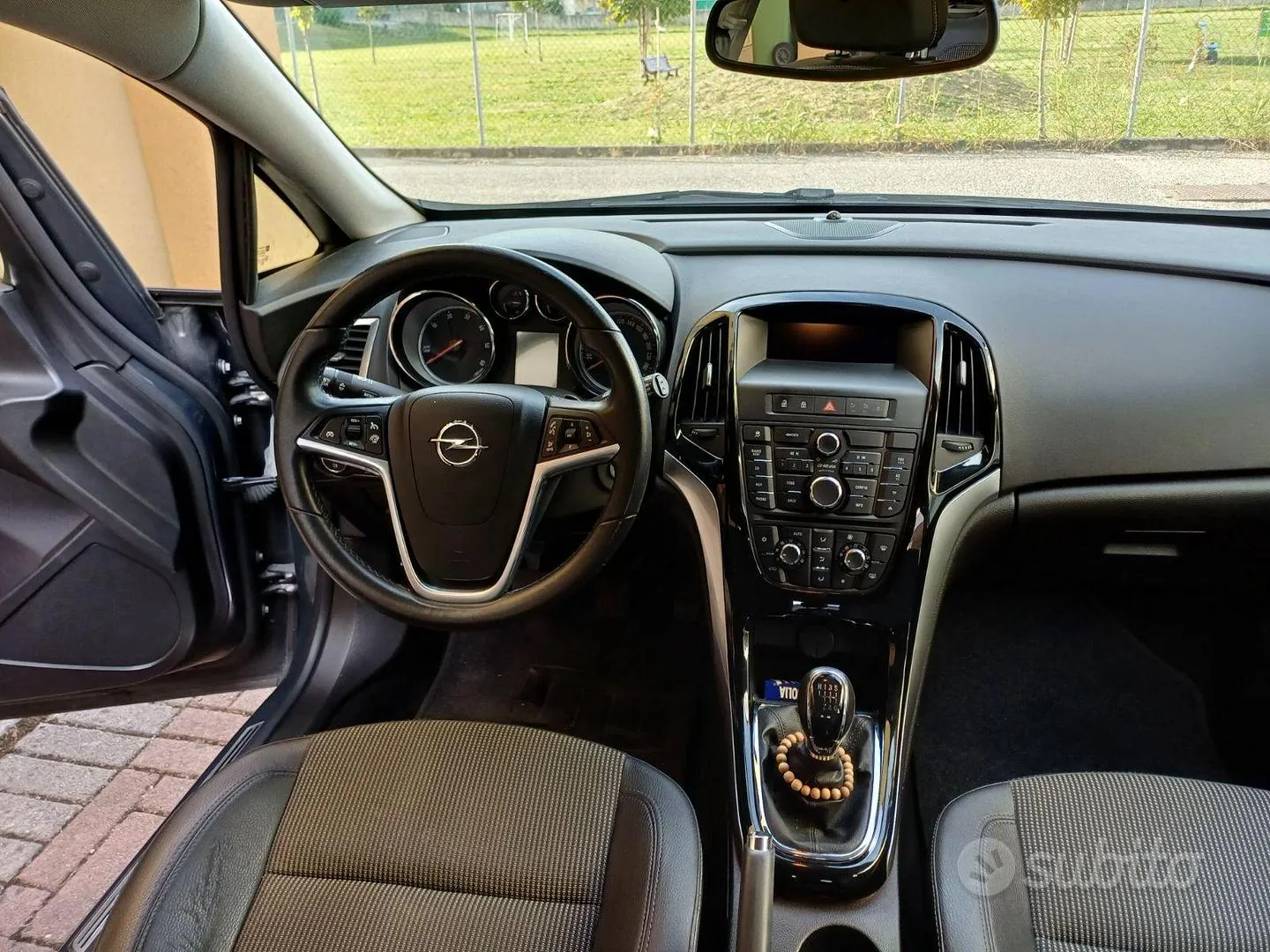 Opel Astra 2015 photo 4