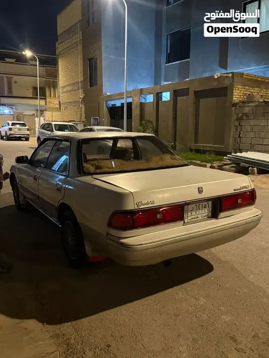 Toyota Crown 1991 photo 4